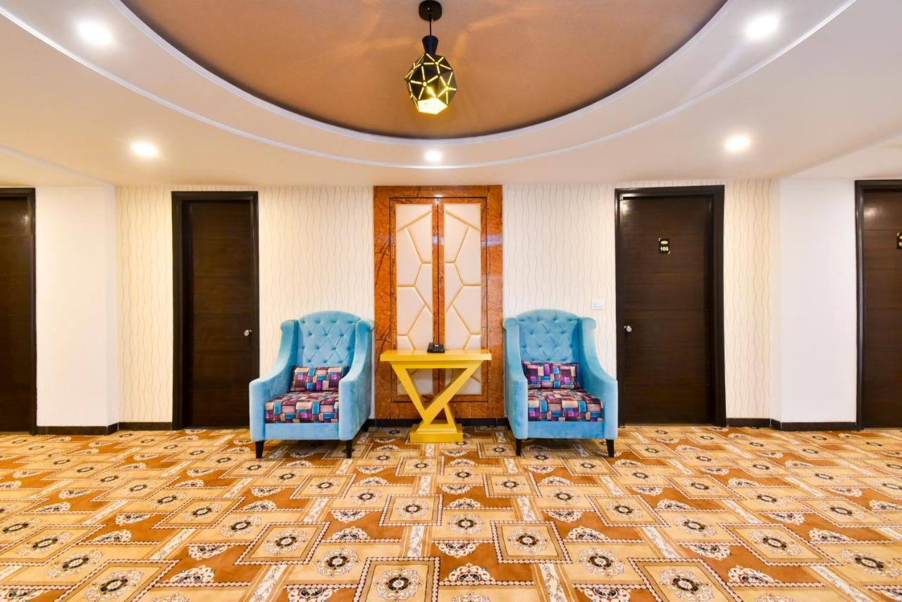Suncity Plaza, Sitapura, 4*