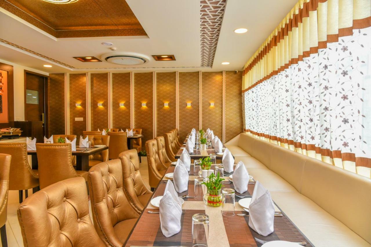 Suncity Plaza, Sitapura, 4*